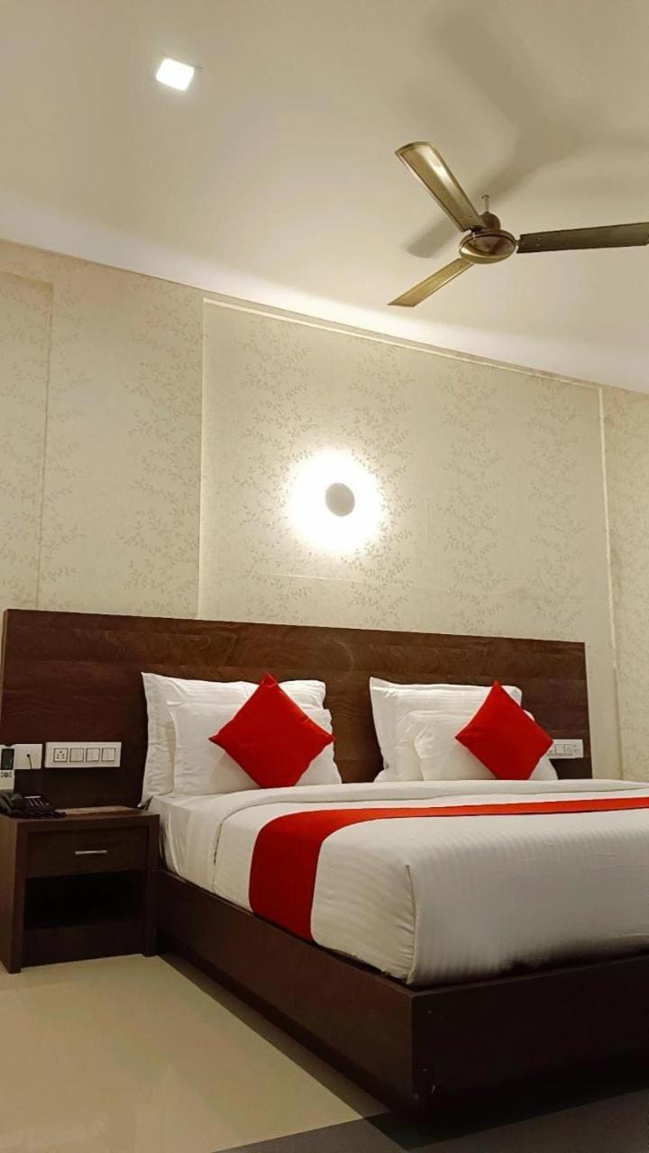 Hotel Wilton Sultan Bathery Εξωτερικό φωτογραφία