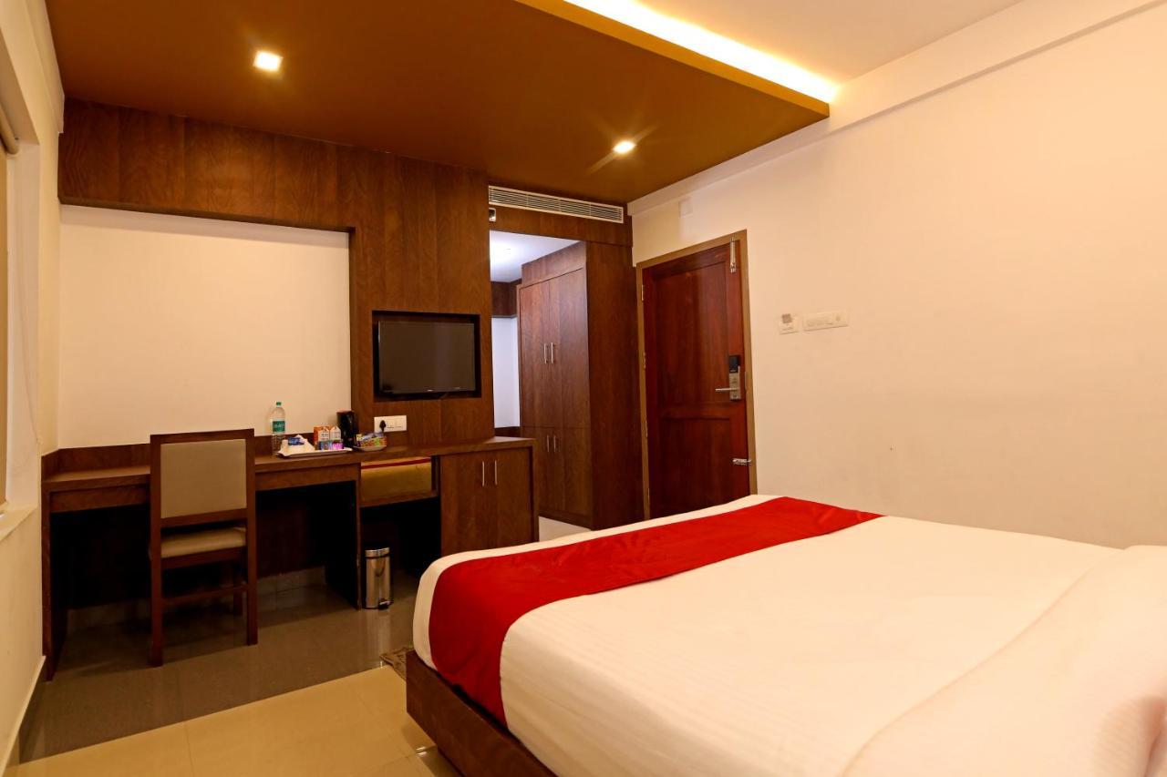 Hotel Wilton Sultan Bathery Εξωτερικό φωτογραφία