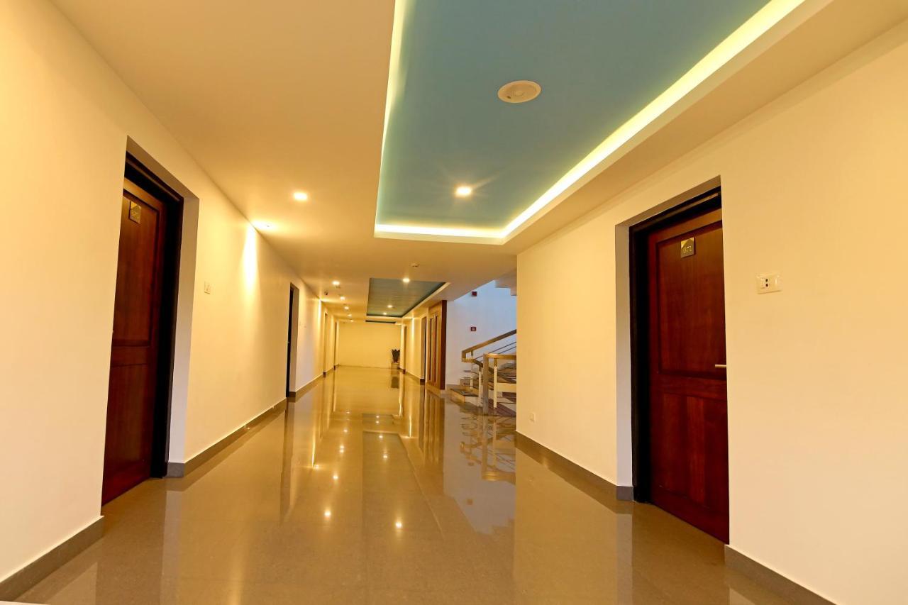 Hotel Wilton Sultan Bathery Εξωτερικό φωτογραφία