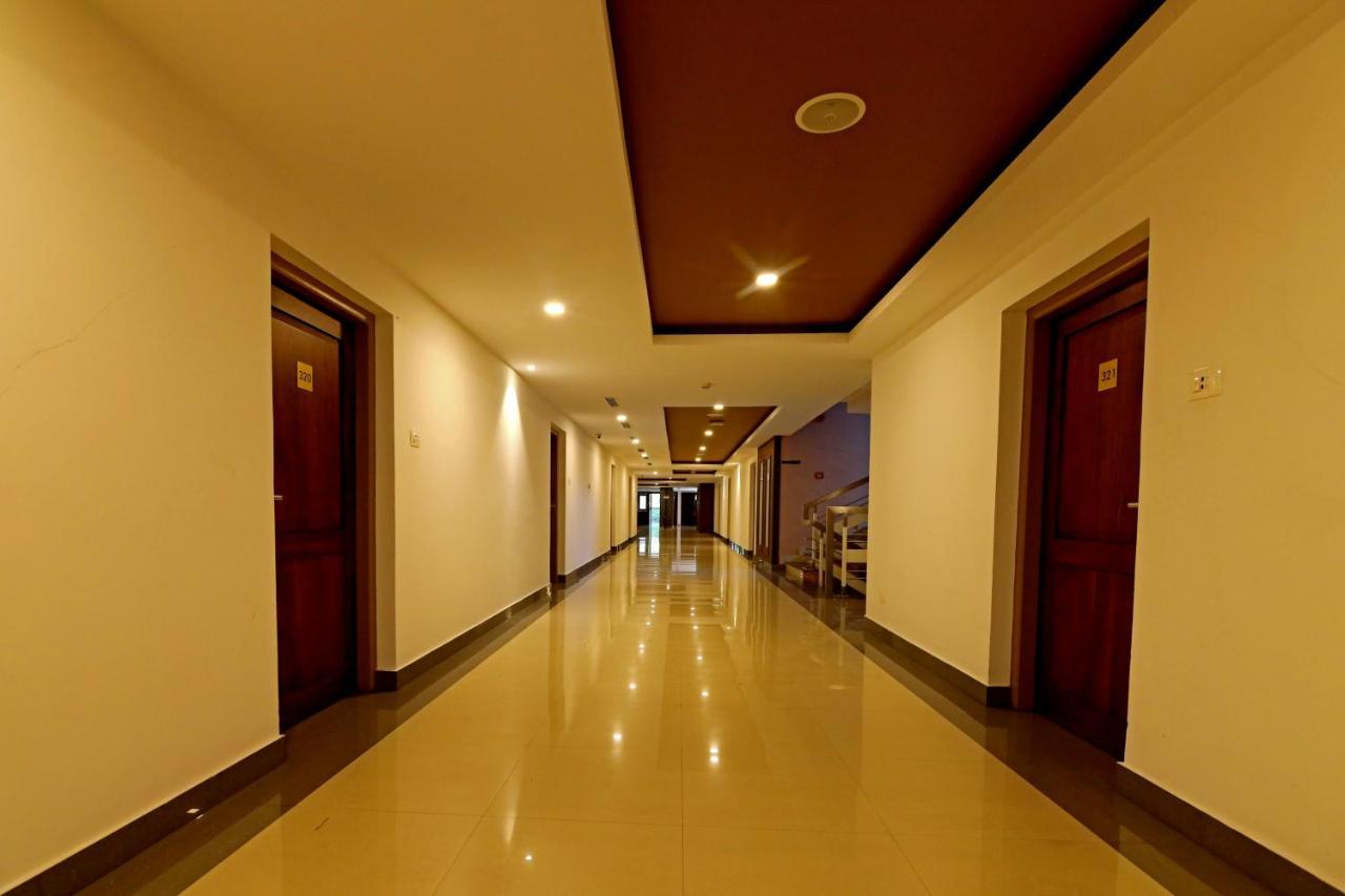 Hotel Wilton Sultan Bathery Εξωτερικό φωτογραφία