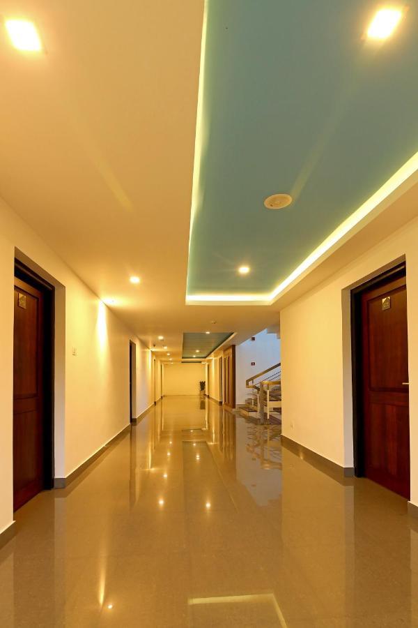 Hotel Wilton Sultan Bathery Εξωτερικό φωτογραφία