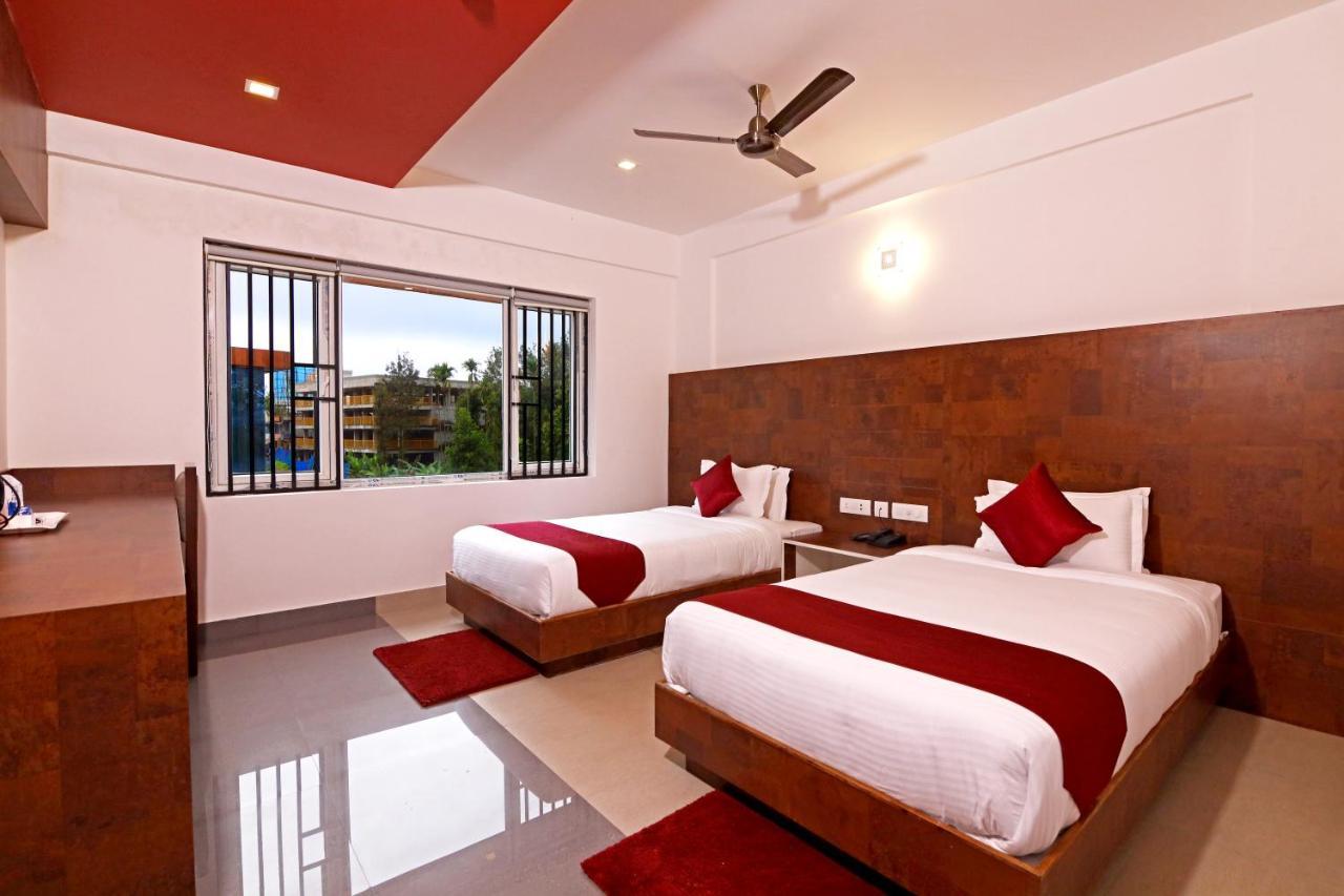 Hotel Wilton Sultan Bathery Εξωτερικό φωτογραφία